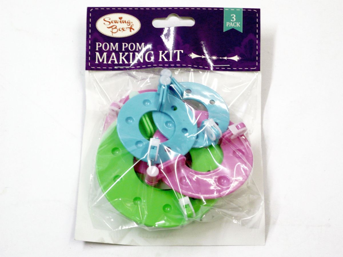 Pack 3, pom pom makers*