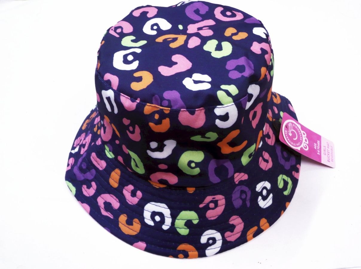 Girls polyester reversible bucket hat.
(3-6/7-10)