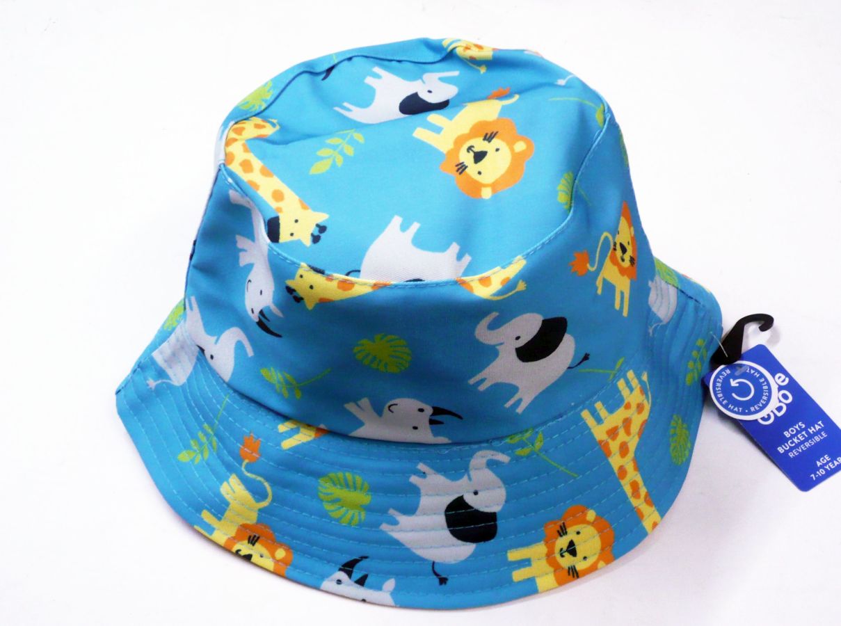 Polyester reversible animal print bucket hat.
(3-6/7-10)