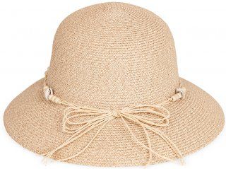 Straw hat with shell/beads.
(sizes 56/58cm)